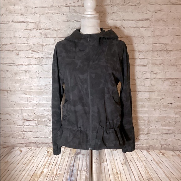 Lululemon athletica Pack It In Jacket - Picture 6 of 9